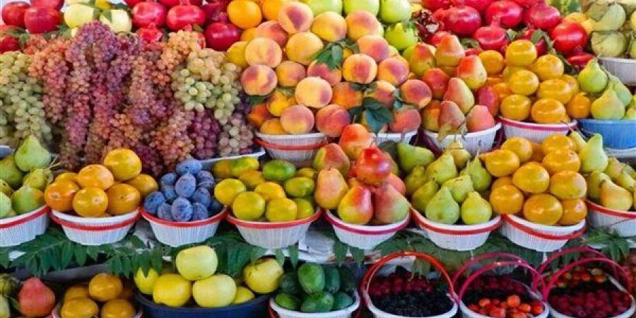 أسعار الفاكهة اليوم، 5 أصناف "شعبية" تسجل 30 جنيها والمستورد لـ "الفرجة"