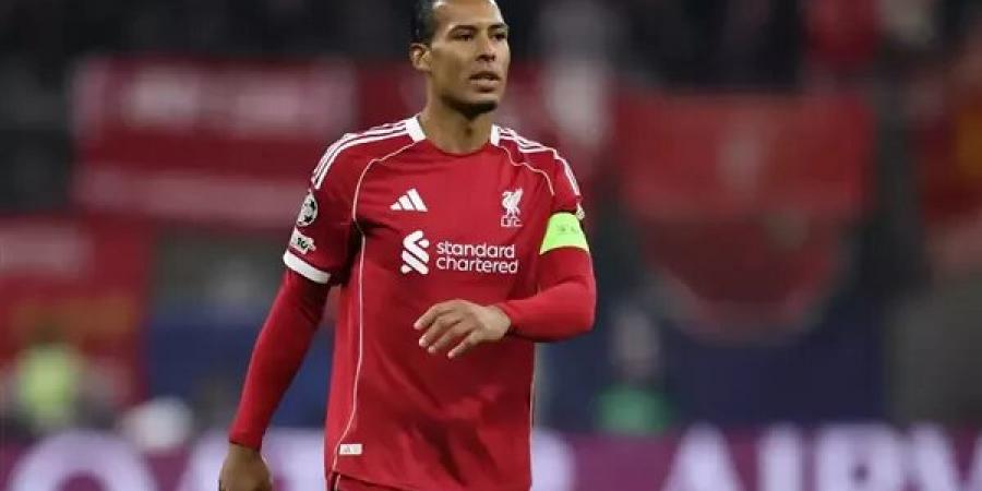 حقيقة اقتراب فان دايك من برشلونة وموقف هانز فليك