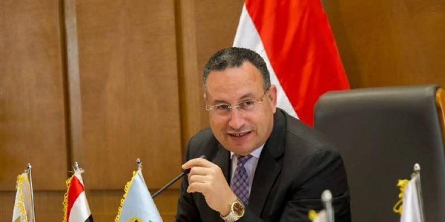 من يدير الجامعات الأهلية؟، تكليف رؤساء الجامعات الحكومية بتسيير الأعمال يفتح الجدل حول ملف قانونية الإدارة، وقنصوة يصدر قرارا جديدا لاختيار القيادات