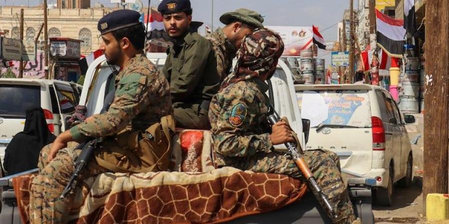 اليمن: اشتباكات عنيفة بين القوات الحكومية والحوثيين في تعز ولحج
