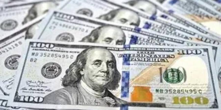 مكاسب جديدة للدولار مع صعود النفط وتقلبات السندات
