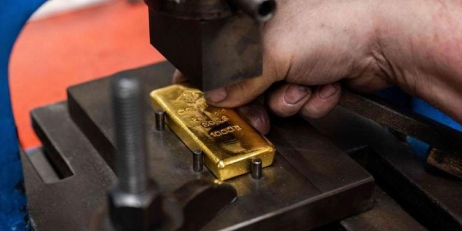الذهب يتجه لتسجيل تراجع شهري مع ترقب بيانات التضخم الأمريكية