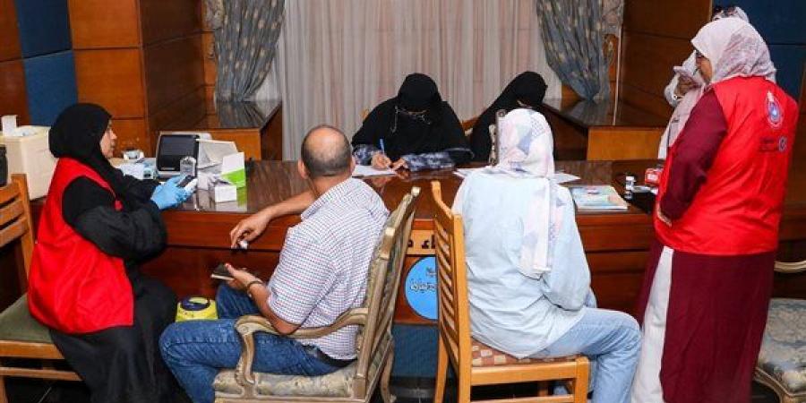 قافلة طبية موسعة للعاملين بهيئة ميناء دمياط ضمن مبادرة "100 يوم صحة"