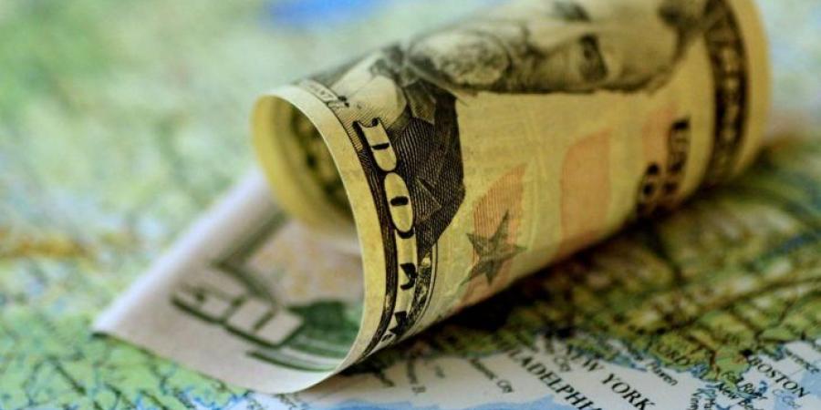الدولار يتجه للارتفاع في سبتمبر خصوصا على حساب اليورو