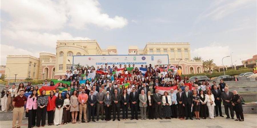 طلاب من 43 دولة مشاركون في محاكاة COP31 بالجامعة البريطانية يزورون الأهرامات والمتحف الكبير