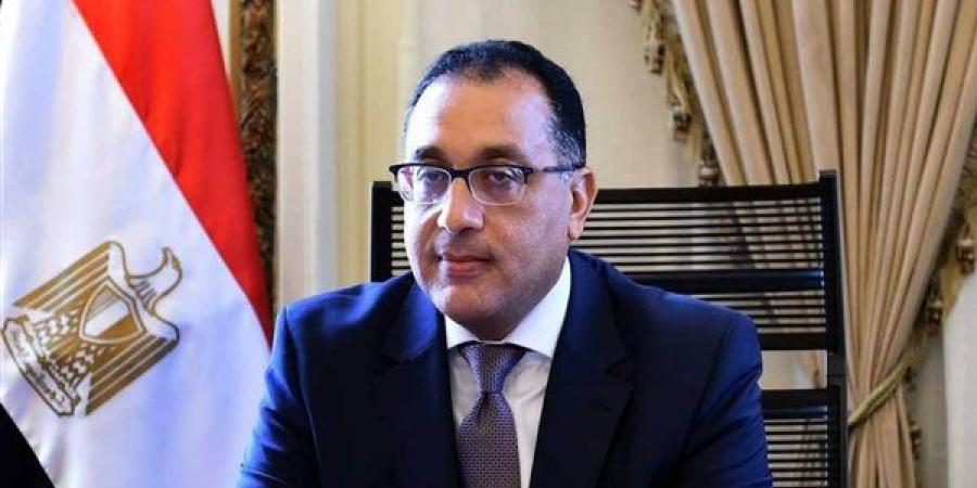 الحكومة تنهي العمل من المنزل، وقف قرار «الأحد أونلاين»