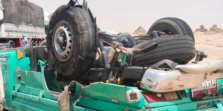 التحقيق في إصابة 12 عاملا بانقلاب سيارة بمطروح