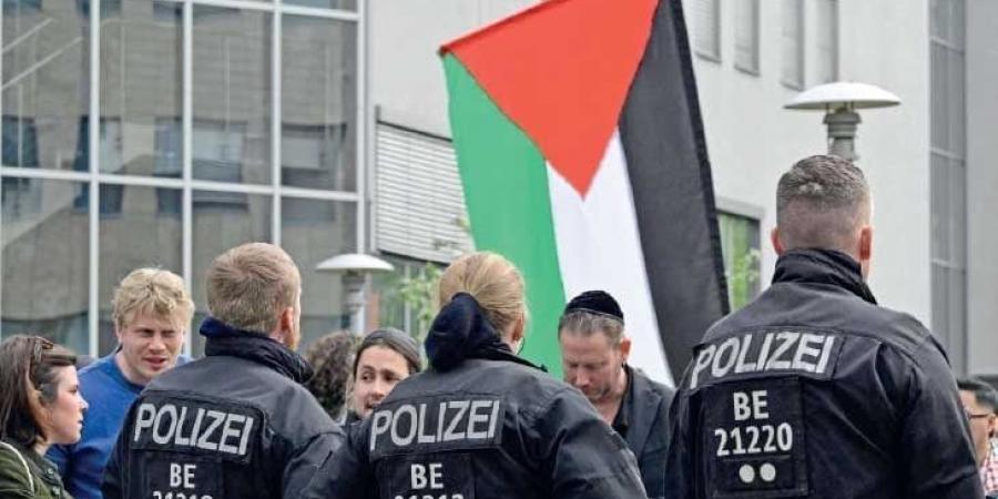 مع محاكمة نشطاء التضامن مع فلسطين “أولم 5″… ألمانيا تبدو دولة بوليسية أكثر فأكثر