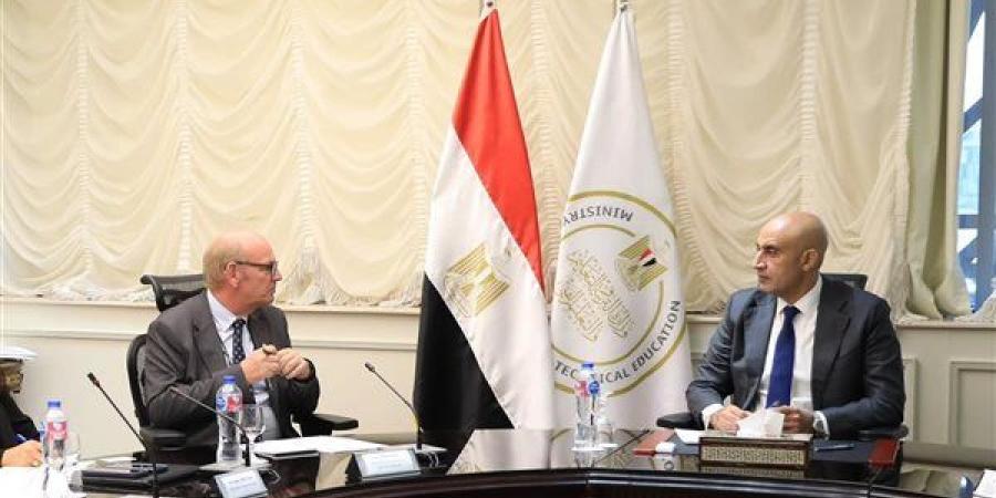 محمد عبد اللطيف يبحث مع وفد الوكالة الألمانية تعزيز التعاون في تطوير منظومة التعليم الفني