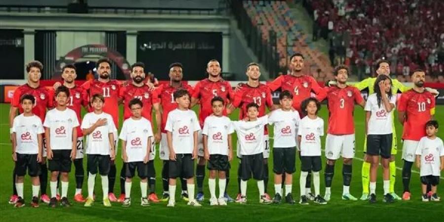 غياب شبه تام للجماهير المصرية قبل مواجهة جنوب أفريقيا (فيديو)