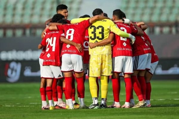 دفاع وهجوم.. وائل جمعة يكشف غيابات الأهلي عن قمة الزمالك (خاص)