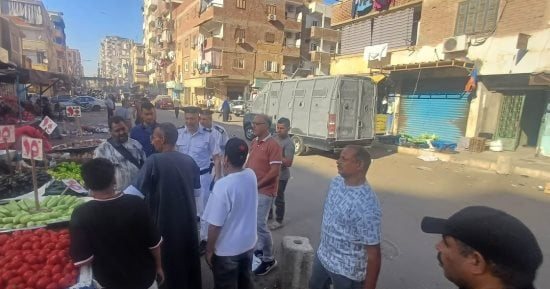 غلق وتشميع مغسلة مخالفة ورفع الإشغالات بحي ثان الإسماعيلية