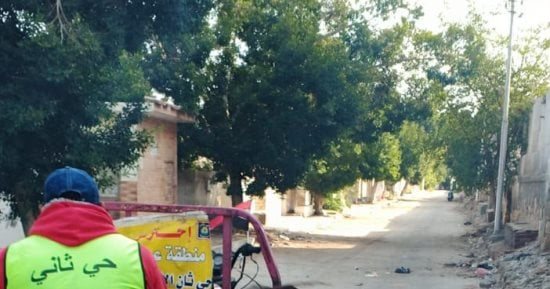 محافظ الإسماعيلية يتابع حملات النظافة بمحيط المقابر.. ورفع كميات كبيرة من جريد النخيل والمخلفات