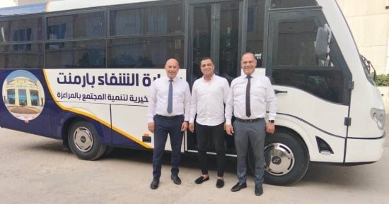 3 ملايين جنيه تبرعات شباب قرية بالأقصر لشراء مينى باص يخدم مرضى السرطان.. صور
