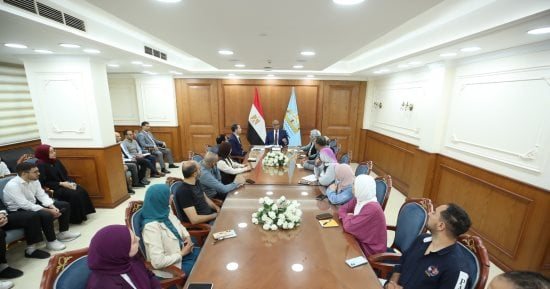 محافظ كفر الشيخ يستمع إلى مشروعات طلاب وخريجي الجامعة في التحول الرقمي