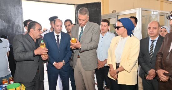 محافظ جنوب سيناء يتفقد مخزن الشركة العامة لتجارة الجملة برأس سدر