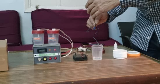 معلم إعدادى فى سوهاج يبتكر جهازا لمراقبة صلاحية المياه.. صور