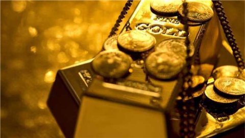 التراجعات بلغت 0.72%.. عطلة البورصة العالمية تثبت خسائر الذهب لليوم الخامس