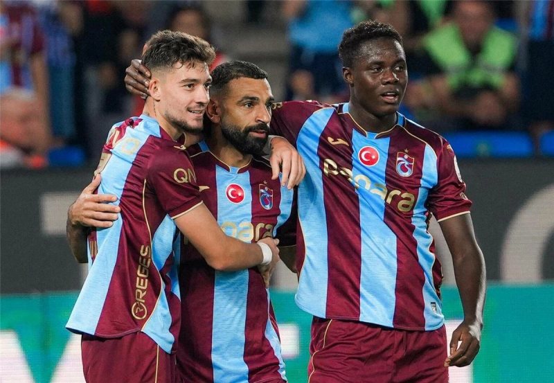 «يظهر الولاء وقدوة حسنة».. إعلامي تركي يكشف تأثير محمد صلاح في طرابزون