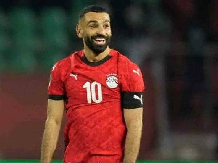 «أسطورة ويستحق معاملة خاصة».. مجدي عبد الغني يتغنى بـ محمد صلاح بعد أزمته مع حسام حسن