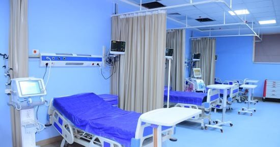 جامعة سوهاج تبدأ تشغيل العناية المركزة بمستشفى الجراحات المتخصصة الجديدة