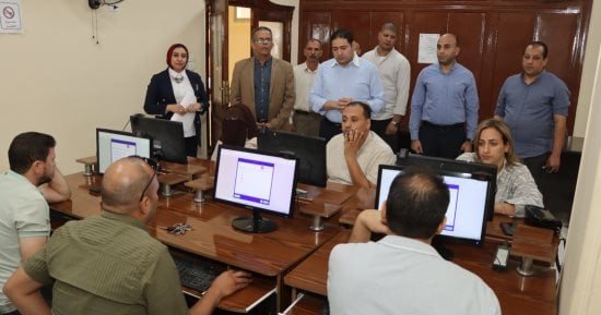 نائب محافظ بني سويف يتفقد اختبارات المتقدمين لبرنامج إعداد القيادات