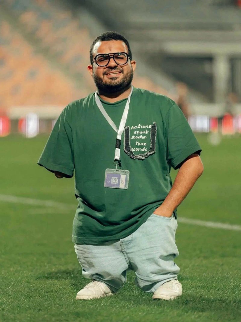 «السعي نتيجته عمرها ما بتبقى خذلان».. عبدالله نبيل يتحدى الإعاقة ويتمسك بحلمه خلف الكاميرا (حوار)