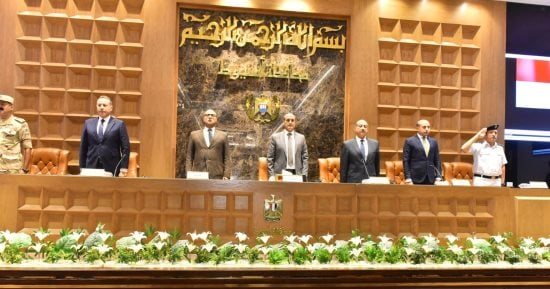 محافظ أسيوط يترأس اجتماع المجلس التنفيذي ويوافق على تخصيص أراض لمشروعات خدمية