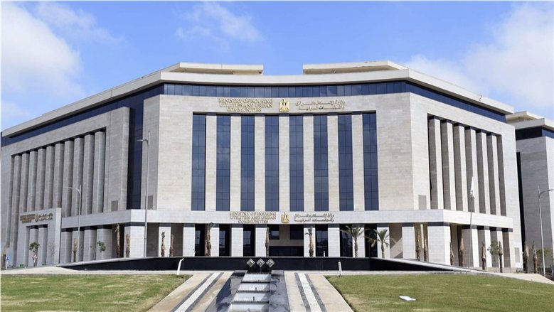وزيرة الإسكان تتابع موقف مشروعات الصرف الصحي بمحافظات أسيوط والمنيا وأسوان ودمياط
