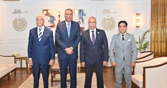 محافظ جنوب سيناء يستقبل وفد حماة الوطن للتهنئة بالذكرى الـ53 لانتصارات أكتوبر