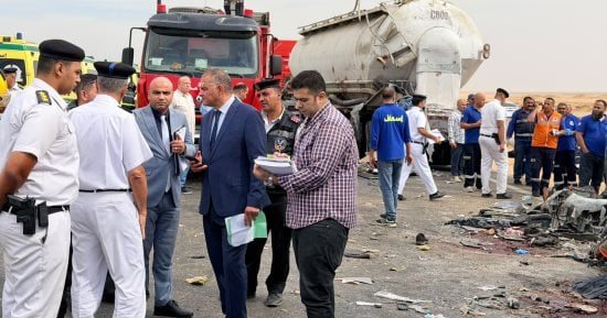 مدير أمن الفيوم يتفقد موقع حادث الطريق الصحراوى الغربى