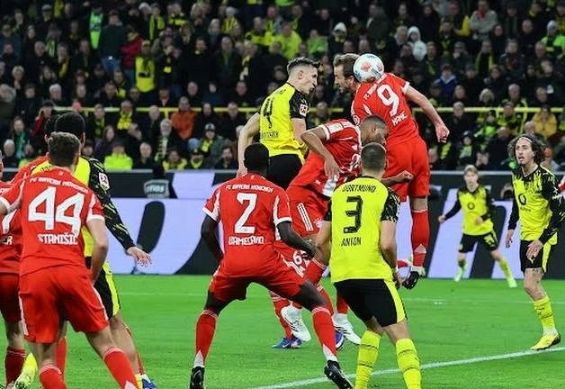 مباراة بايرن ميونخ وبوروسيا دورتموند في الدوري الألماني.. الموعد والمعلق والقنوات الناقلة