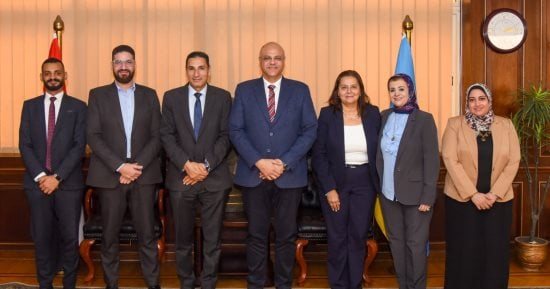محافظ الإسكندرية يبحث مع القومى للاتصالات تعزيز الوعي بالأمن السيبرانى