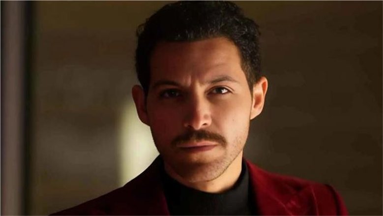 «عام الفقدان لأبي وابني».. محمود حجازي ينعي والده بكلمات مؤثرة