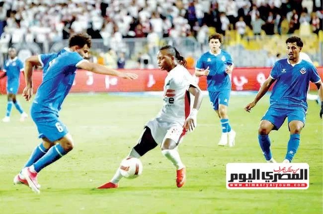 «معتمد» يجهز حلولًا لـ«وسط الملعب» قبل الاختبار الأفريقى