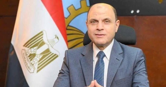 قرار إزالة لـ3 منازل ملاصقة للمنزل المنهار بالمحلة و50 ألف جنيه لأسر الضحايا
