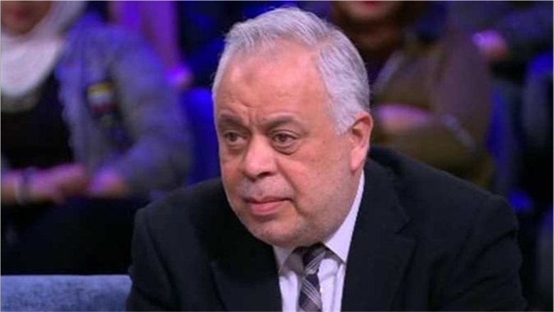 أشرف زكي يعلن عدم استمراره في مهرجان نقابة المهن التمثيلية