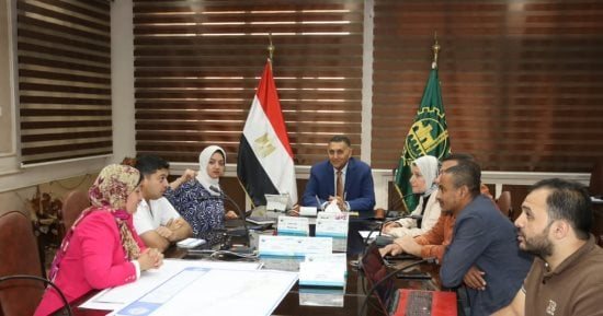 محافظ القليوبية يناقش تطوير محور بهتيم وربطه بمحور العصار بشبرا الخيمة