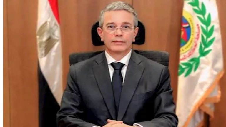 رئيس مصلحة الجمارك: التوسع في استخدام التكنولوجيا الحديثة والبيانات الإلكترونية
