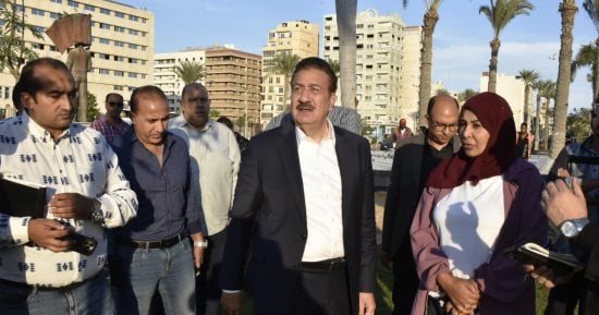 محافظ بورسعيد يتابع ميدانياً تطوير ميدان الشهداء على مساحة 33 ألف متر