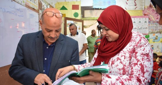 مدير تعليم سوهاج يتابع انتظام الدراسة بمدرسة القنابرة الابتدائية