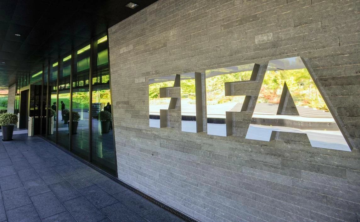 فيفا ترد على اتهام إنفانتينو بتلقي «أمول غير معلنة»