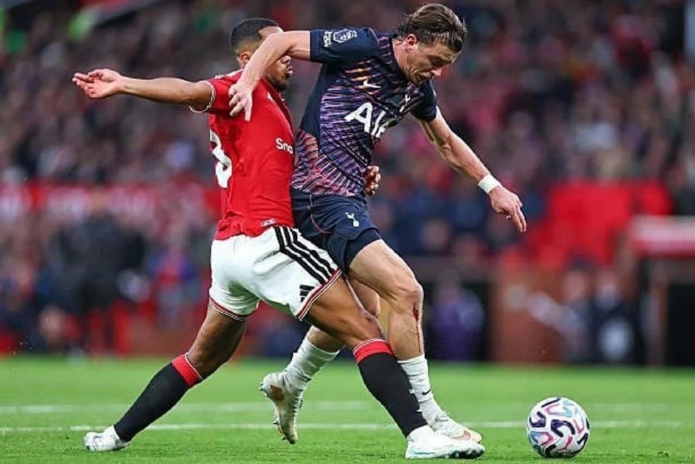 مانشستر يونايتد يستعد لمعركة صعبة أمام أتليتكو مدريد بدوري الأبطال