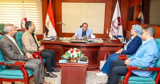 محافظ سوهاج يبحث فرص المشروعات الاقتصادية بمركزى المراغة وطما