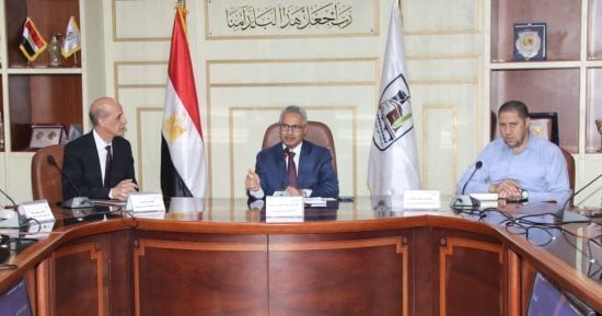 محافظ بني سويف ورئيس الجامعة يشهدان إطلاق استمارة حصر الظواهر المجتمعية