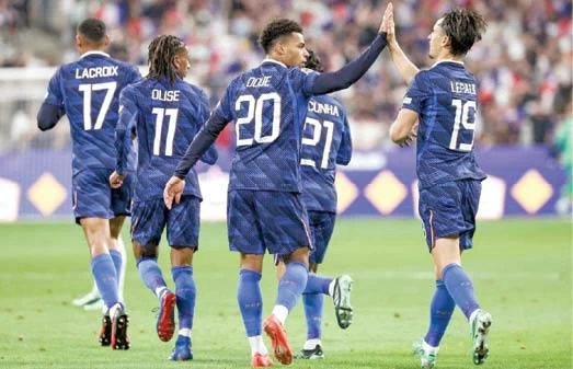 دورى الأمم الأوروبية يمنح الثقة لـ«فرنسا وإيطاليا»