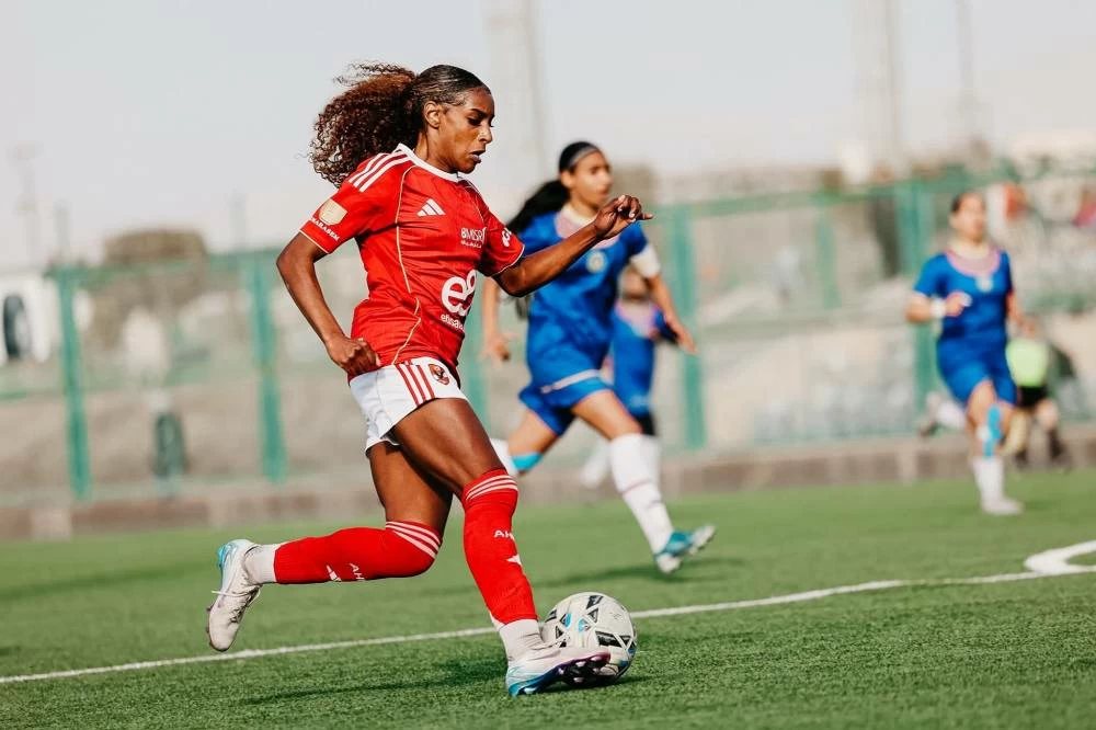 الأهلي يهزم رع بـ10 أهداف في دوري الكرة النسائية