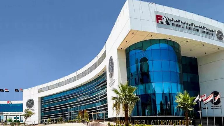 الرقابة المالية تعزز شفافية وثائق التأمين المرتبطة بالاستثمار في الذهب