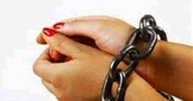 60 يوما من التعذيب.. حبس ربة منزل وعشيقها لاتهامهما بقتل طفلها فى البحيرة