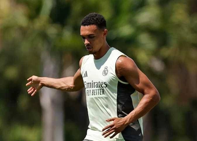 بعد رفض ليفربول.. تشيلسي يستهدف إنقاذ أرنولد من «دكة» ريال مدريد
